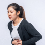 왼쪽 아랫배 통증이 발생하는 10가지 주요 원인과 증상