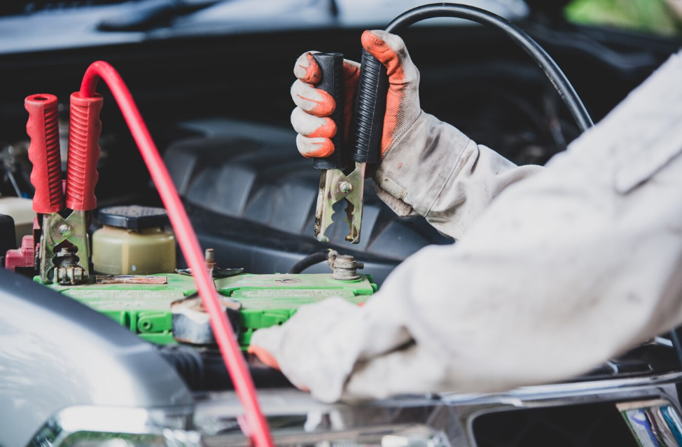 갑작스러운 자동차 배터리 방전